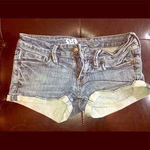 Bullhead jean shorts